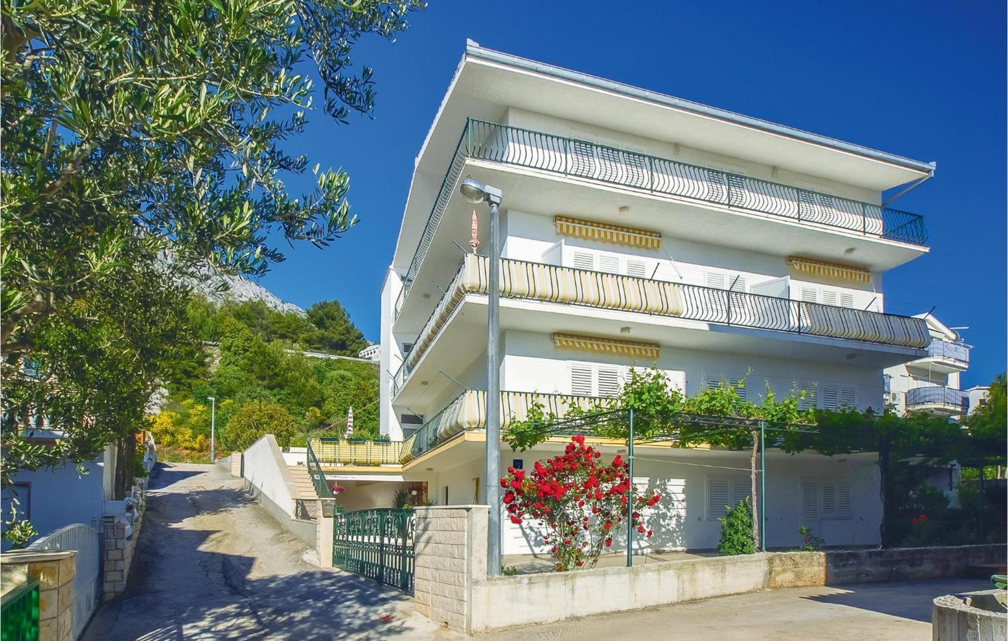 Beautiful Apartment In Omis With Wifi Exterior photo