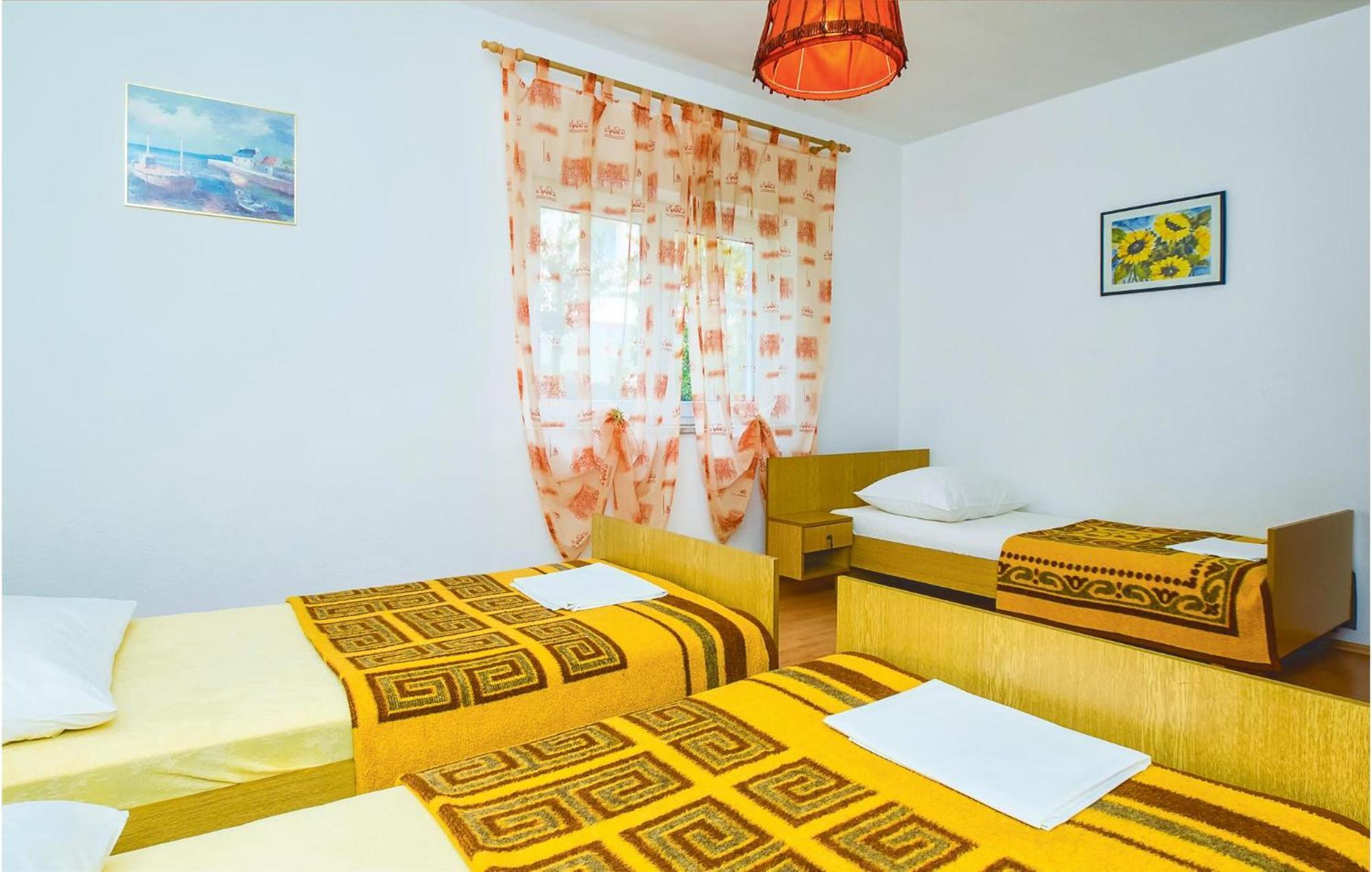Beautiful Apartment In Omis With Wifi Exterior photo