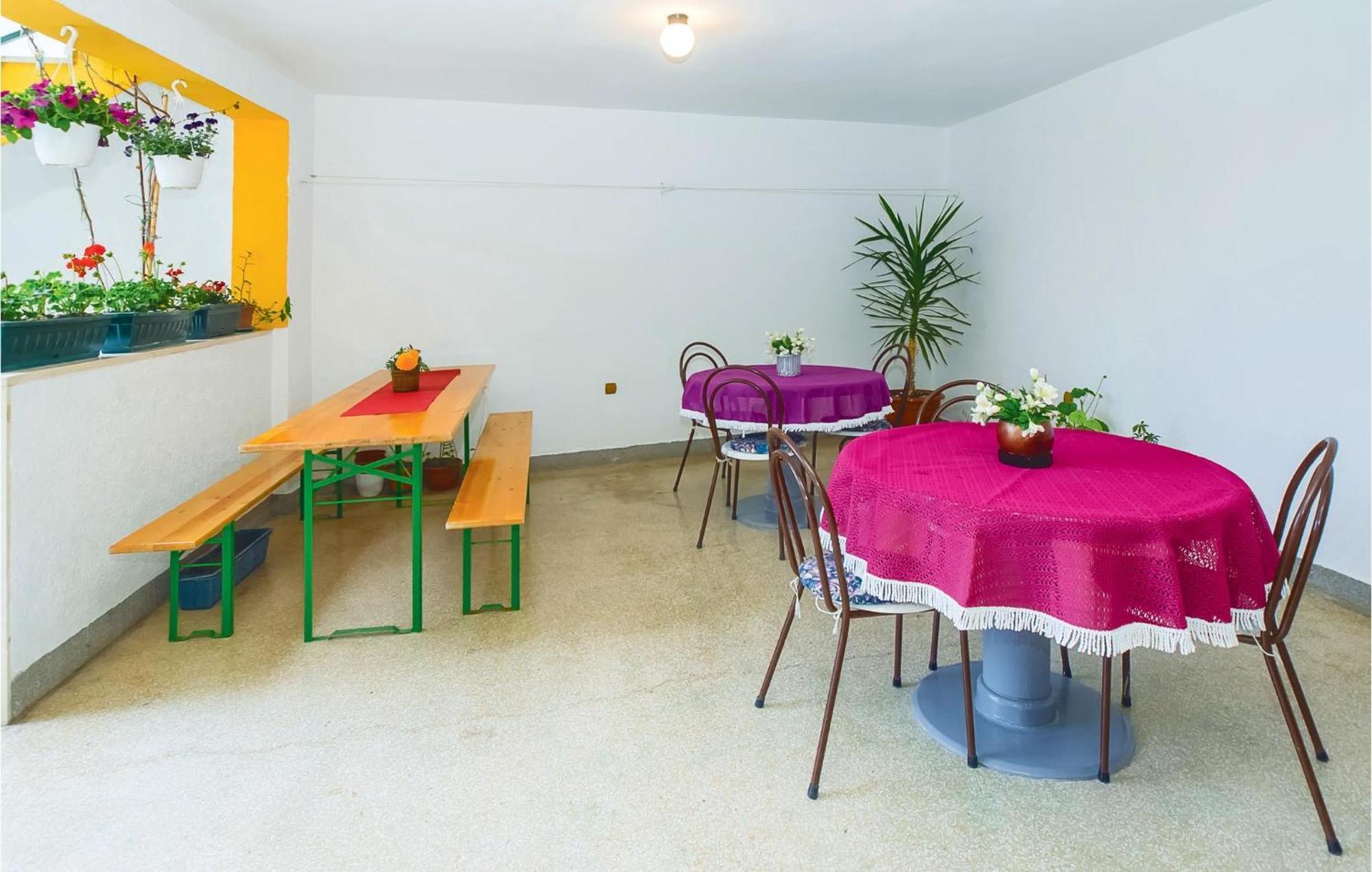 Beautiful Apartment In Omis With Wifi Exterior photo