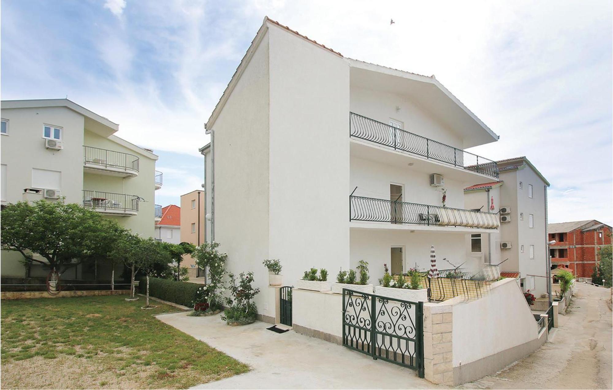 Beautiful Apartment In Omis With Wifi Exterior photo