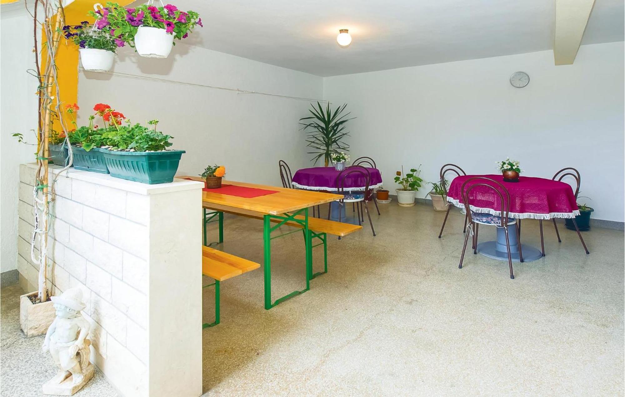 Beautiful Apartment In Omis With Wifi Exterior photo